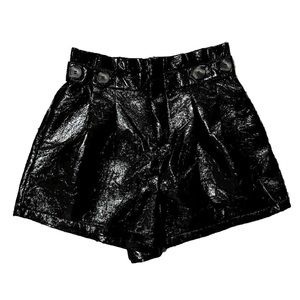 🚨🔥NWT Women’s fashion leather look shorts🔥🚨